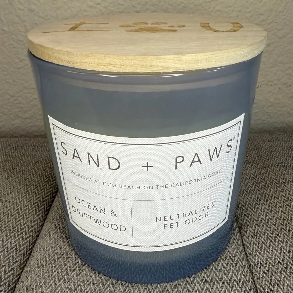 Sand + Paws Odor Neutralizing Scented Candle - Ocean & Driftwood, 21oz, 3 Wick - Picture 4 of 11